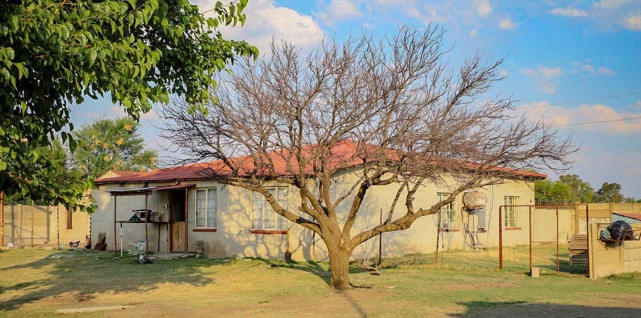 6 Bedroom Property for Sale in Koppies Rural Free State